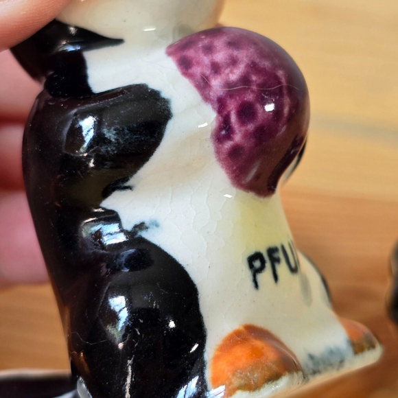 Vintage Skunk Salt & Pepper Shakers Hand Painted - Picture 7 of 9